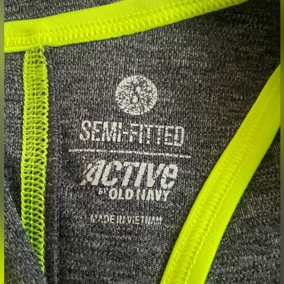 Old Navy Active Semi-Fitted Tank Top, Small, Gray with
Neon Trim - Picture 6 of 6